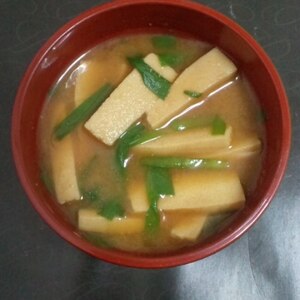 高野豆腐とニラのお味噌汁